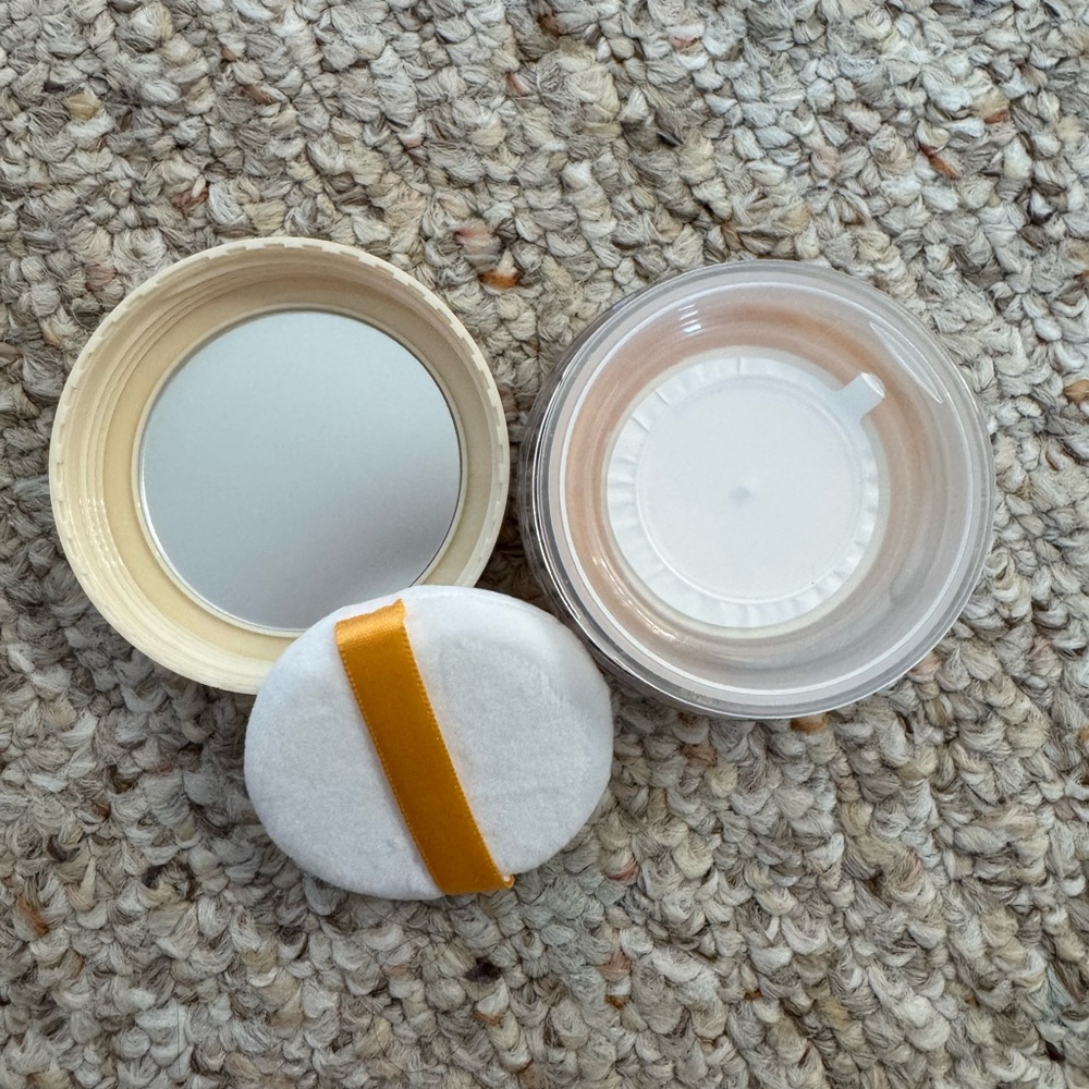 Beauty For Real Setting Powder - Translucent - Picture 2 of 3